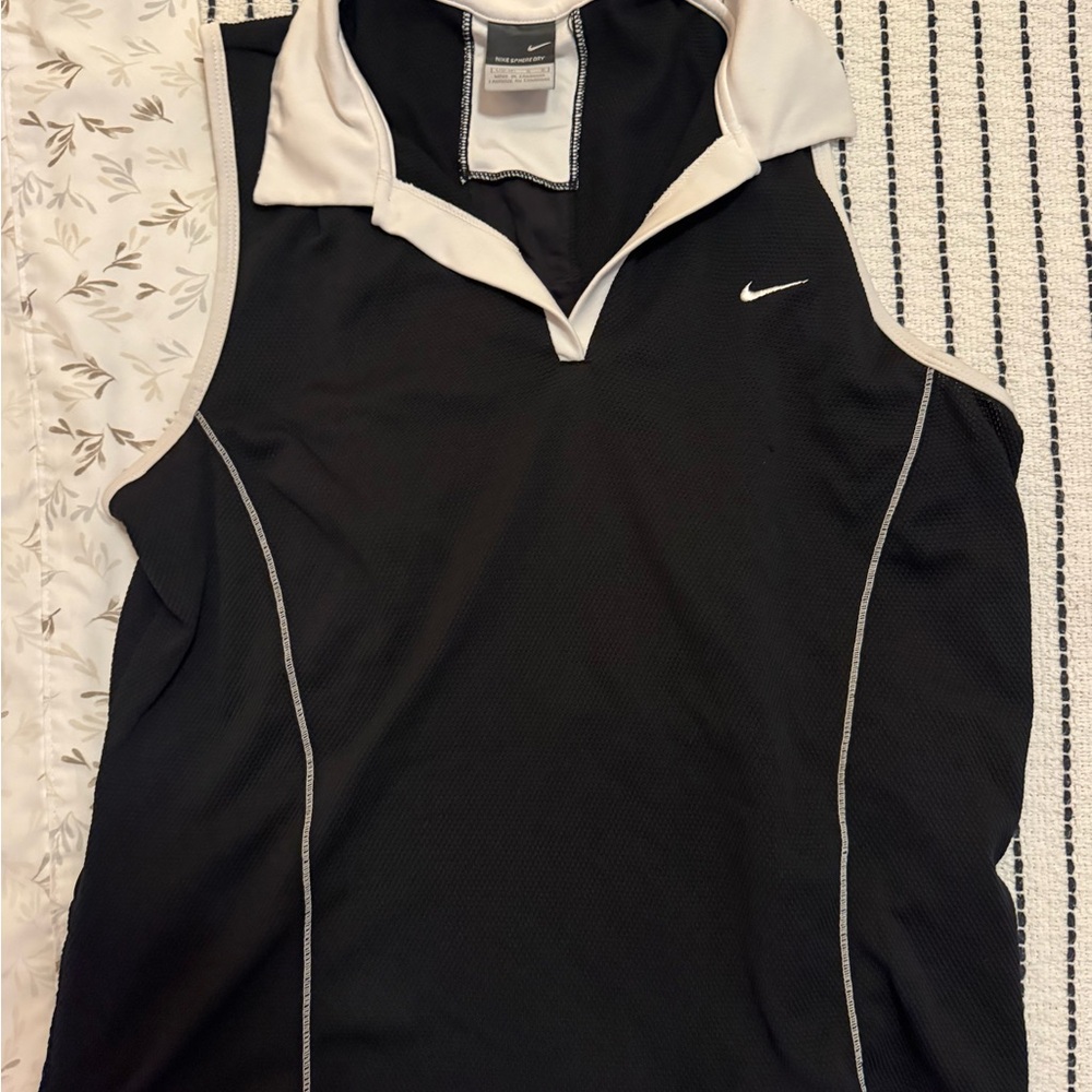 Nike Sphere Dry Black and White Top